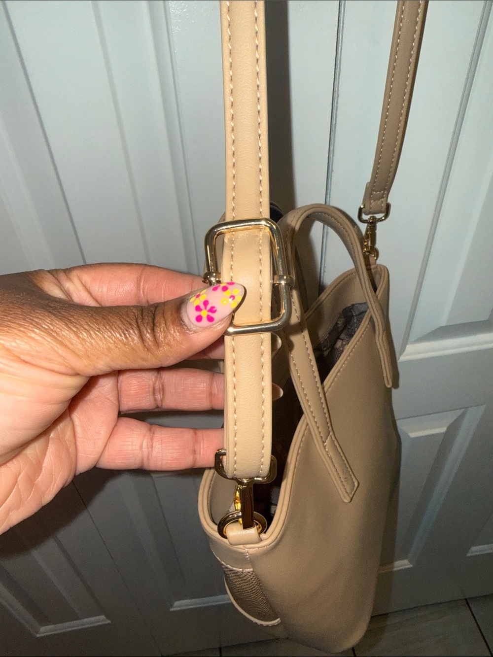 Classic‎ Small Tote Crossbody Bag in Beige - Picture 7 of 7